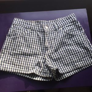 Levi checkered shorts💙